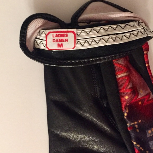 BEAUTIFUL! Ladies MILANO GOLF GLOVE - M - Picture 8 of 9